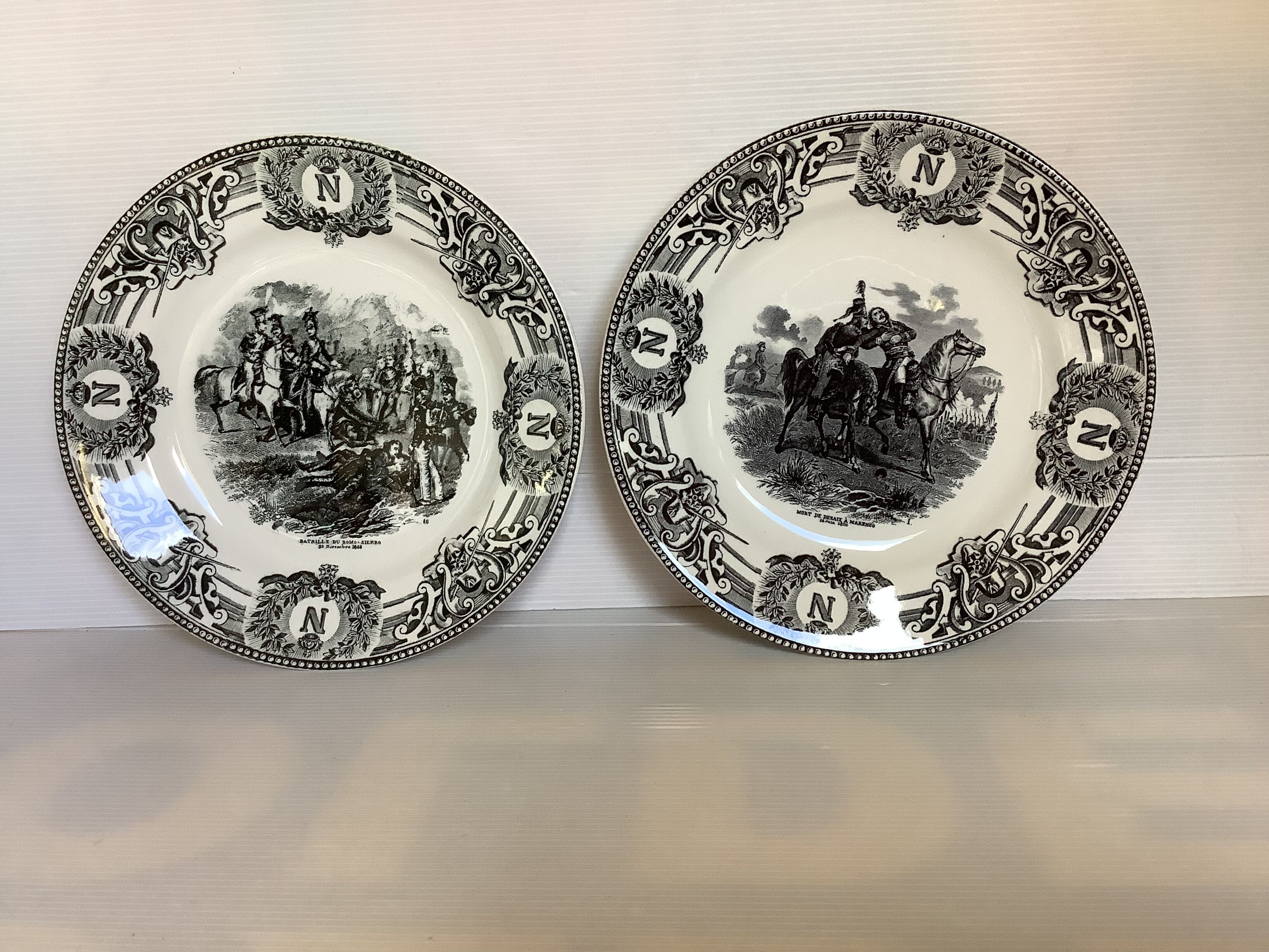 Pair plates Napoléon boch La Louvière Belgium