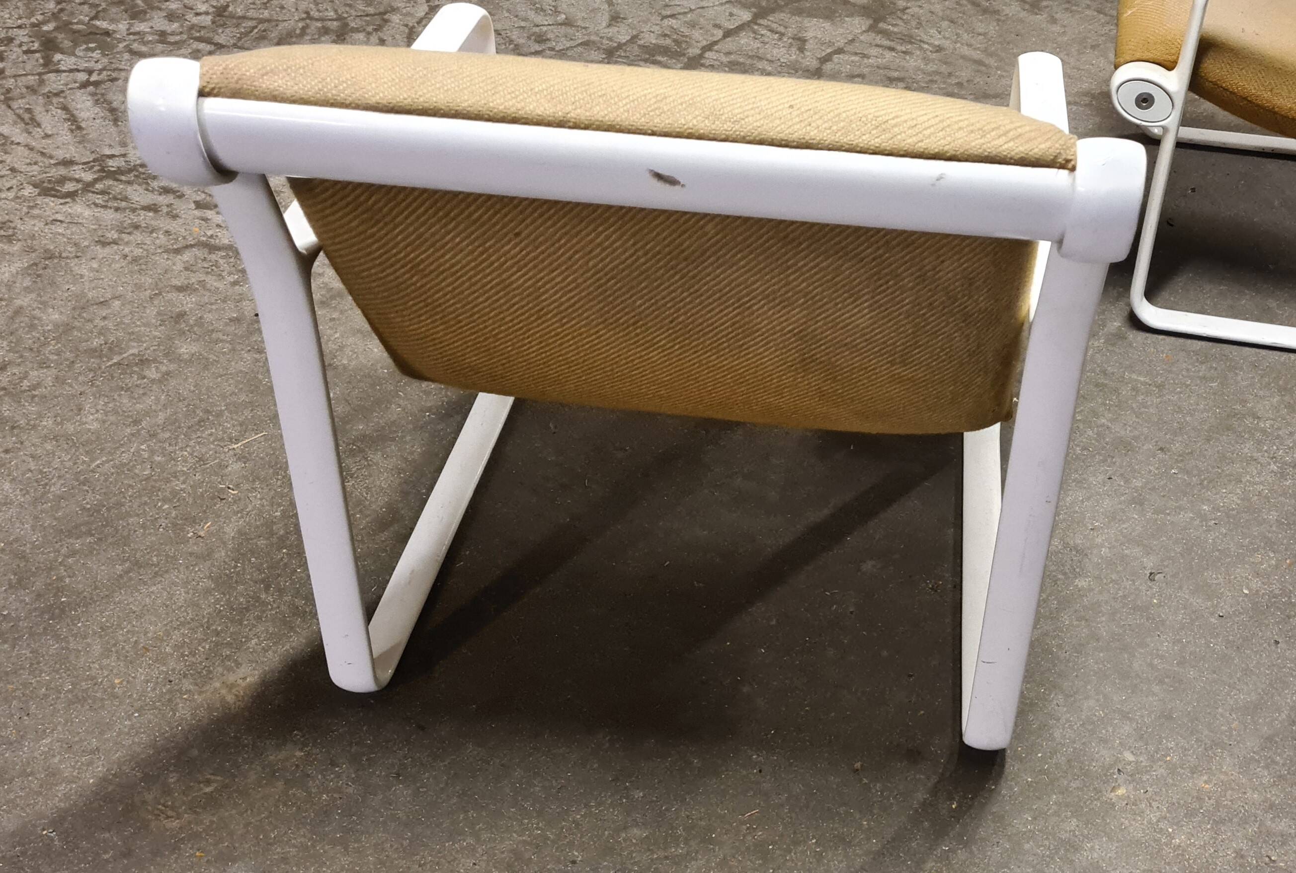 Chairs Hannah and Morrison