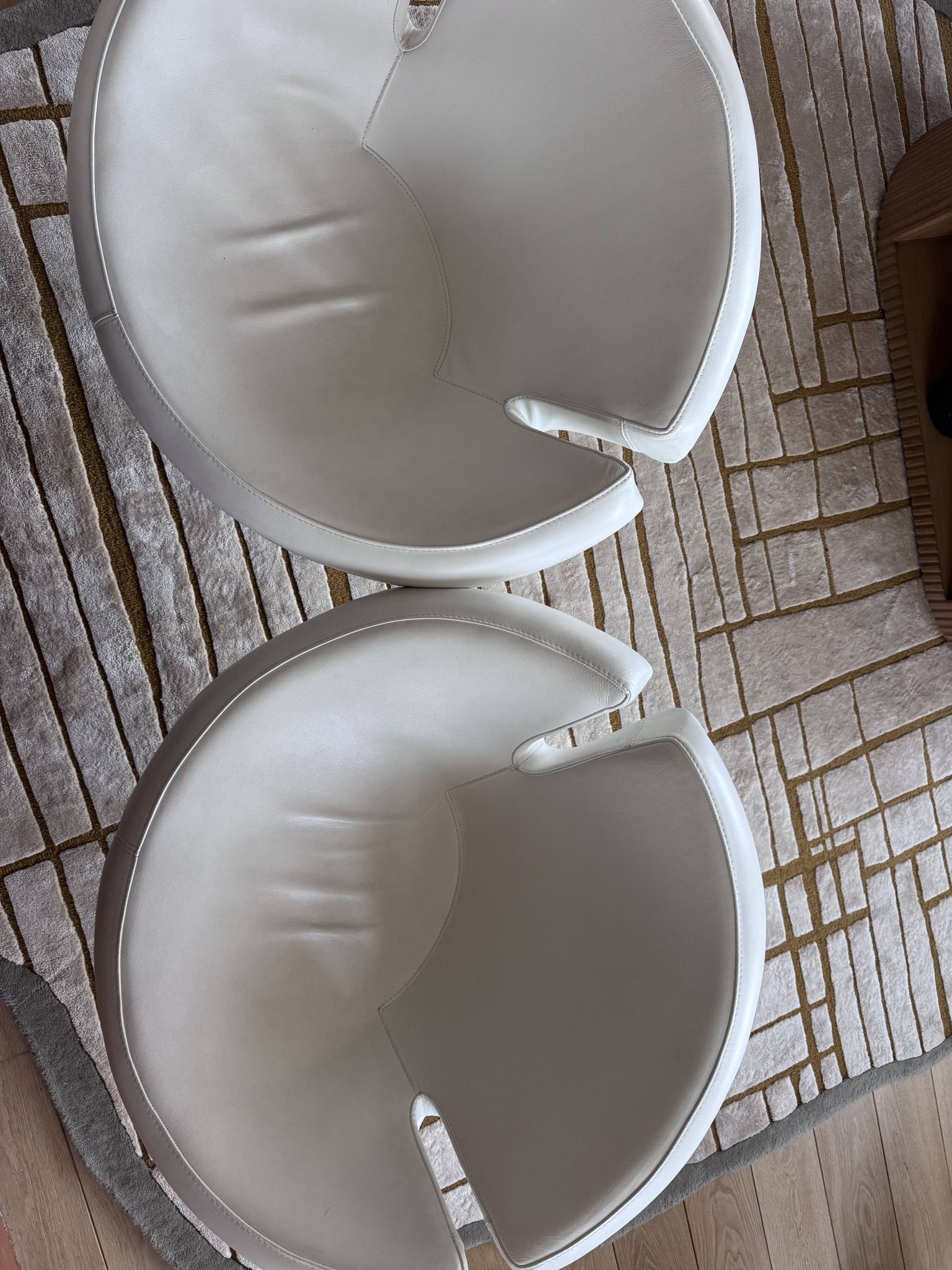 Fauteuil Vintage Signet pivotant Cuir Blanc