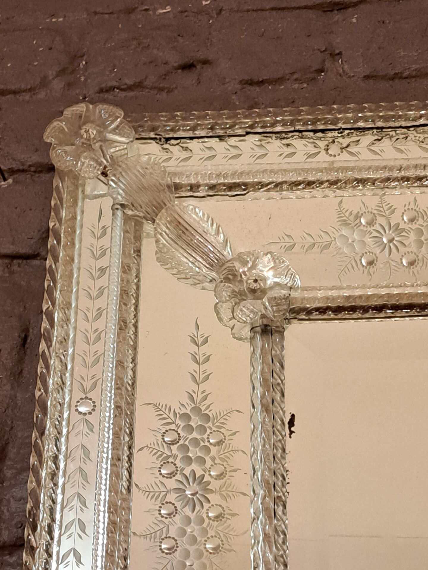 Venetian mirror with Murano glass frame
