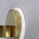 Paire d'appliques murales Art Déco tchécoslovaques des années 1940 en laiton avec abat-jour en verre opalin