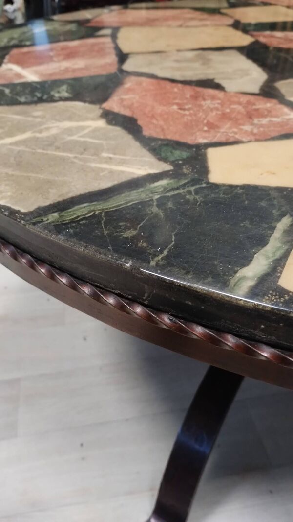 Table basse ronde en fer forgé et marbre