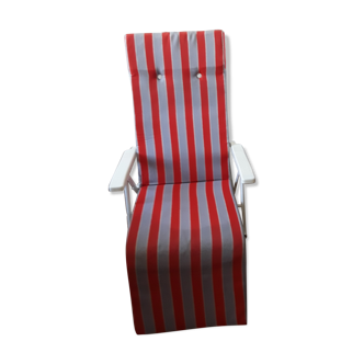 Vintage lounge chair