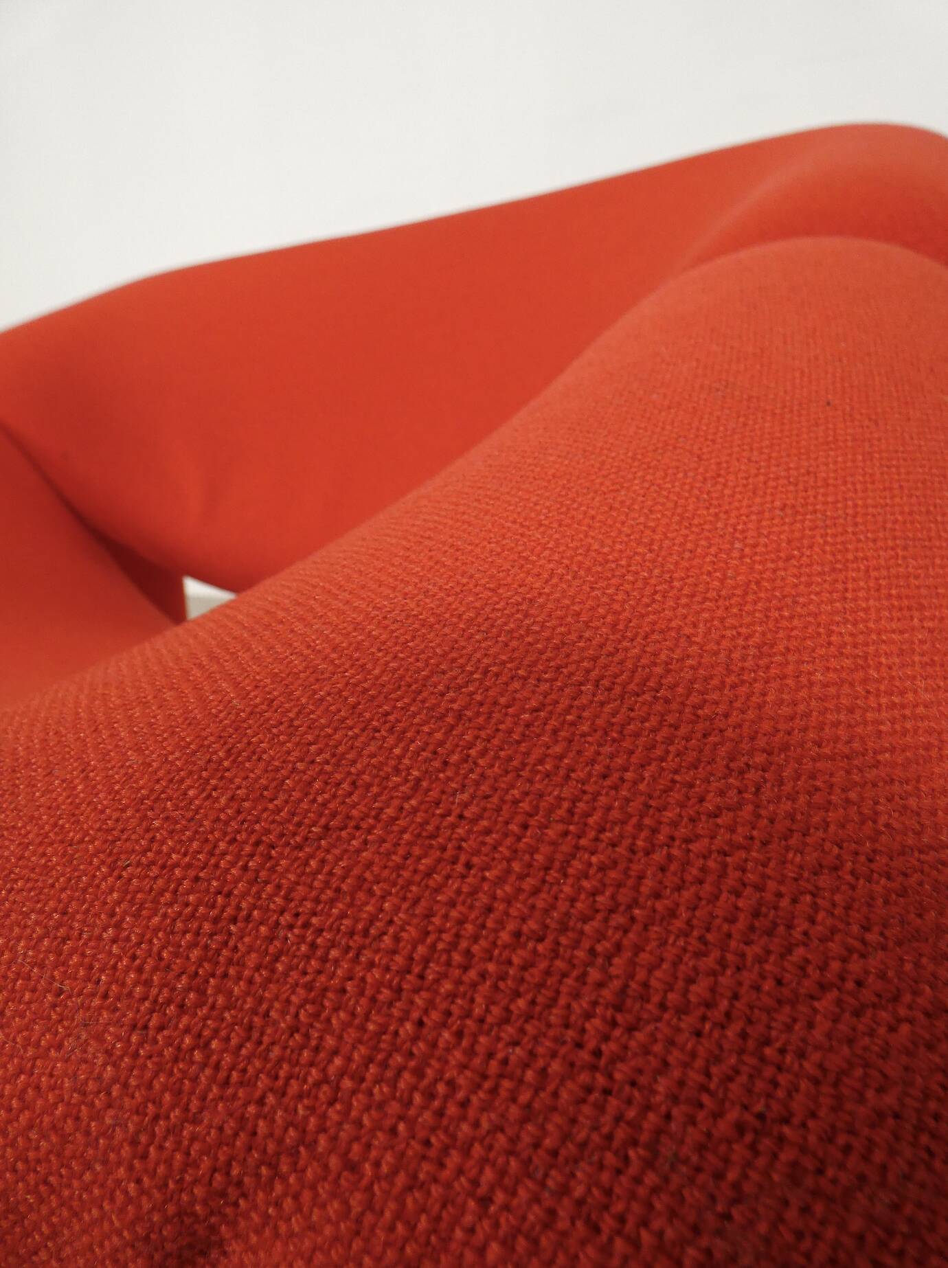 Artifort F598 - 'M-chair' by Pierre Paulin