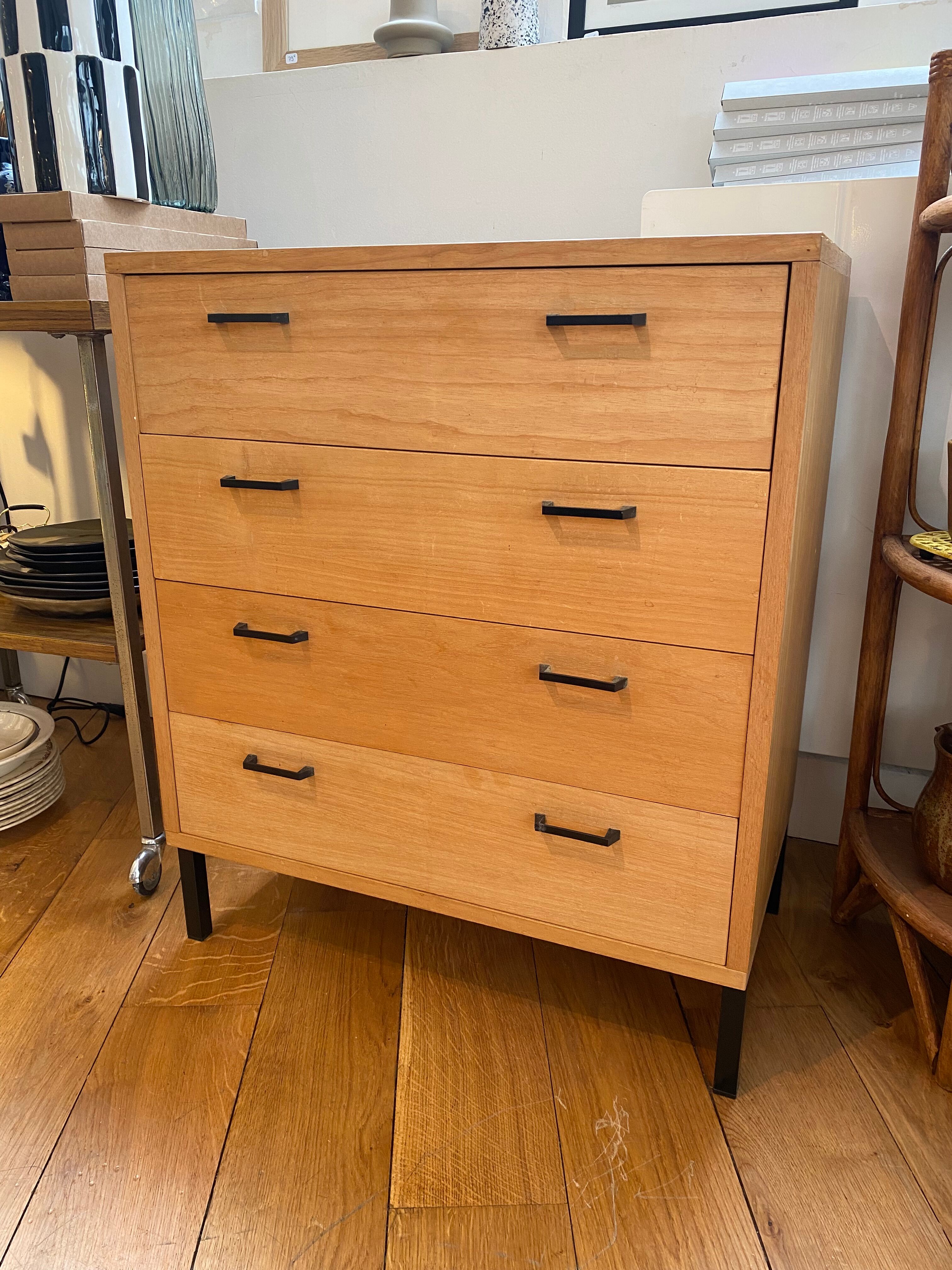 Small vintage chest of drawers