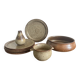 Ensemble de 9 pièces en grès LE CEP – assiettes, coupe, vase et bol