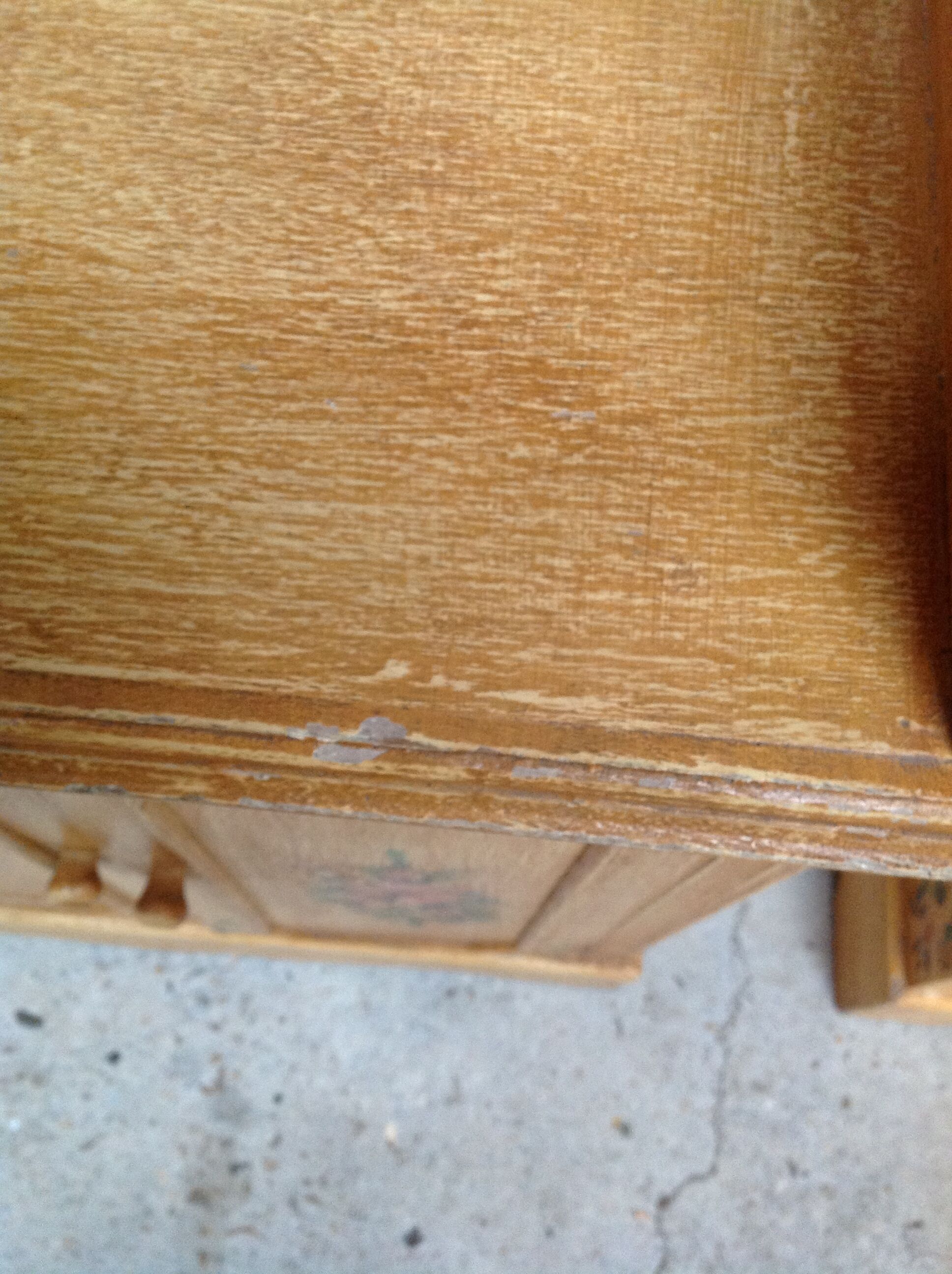Paire de meubles vintage en bois décor floral