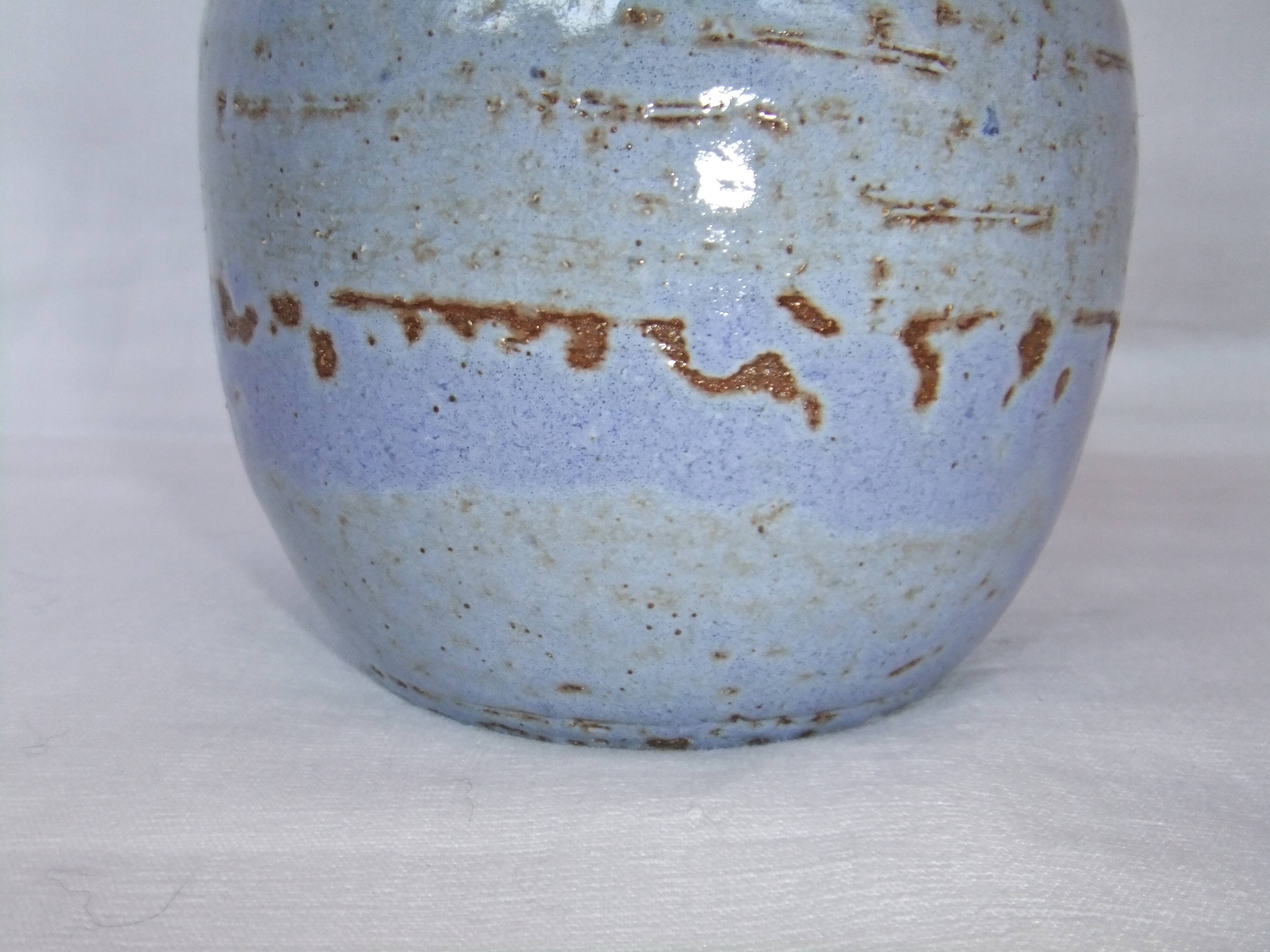 Vase boule céramique signée bleu Accolay ou autre 16 cm