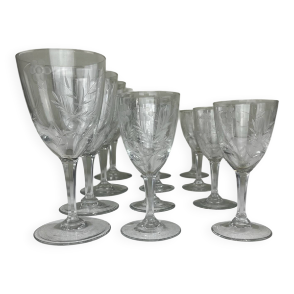 Service de verres gravés anciens