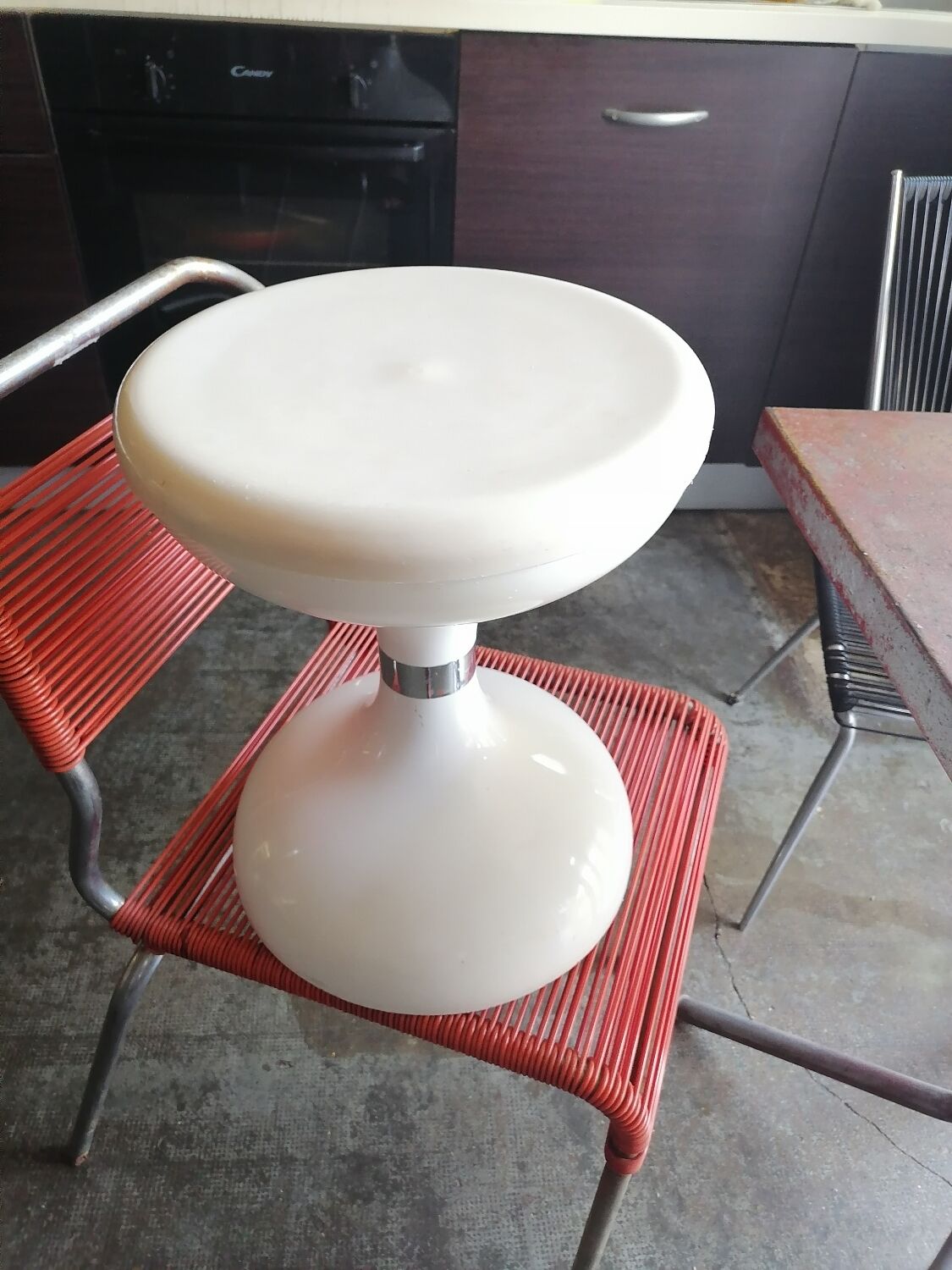 White drum sgabello design 1970