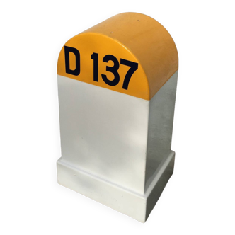 Departmental kilometer marker