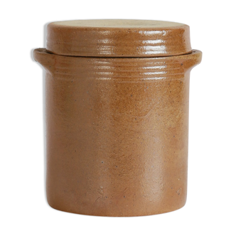 Salt pot