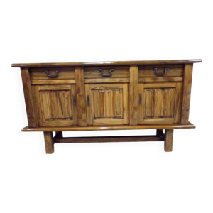 Buffet brutaliste en orme