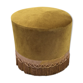 Vintage pouf in gold velvet