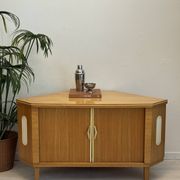 Cabinet de bar vintage « speakeasy »