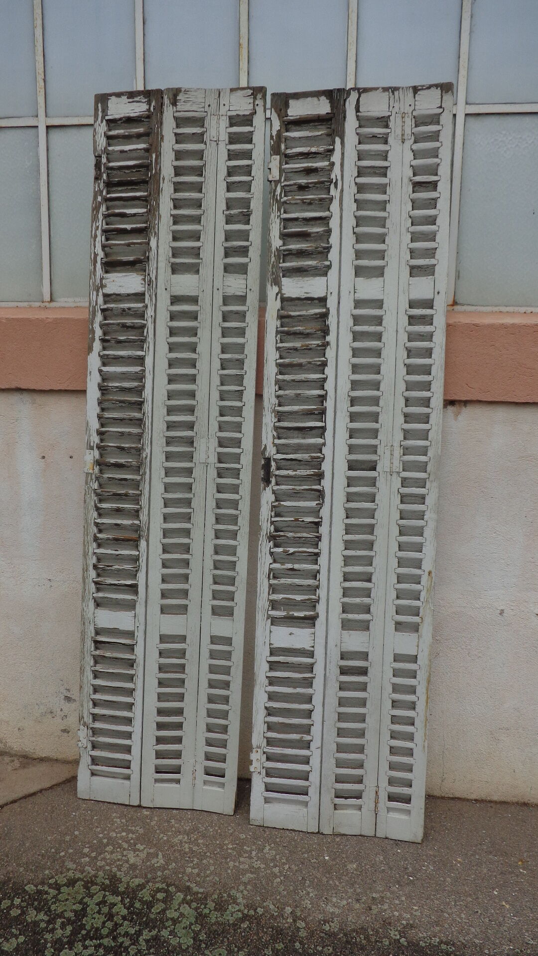 2 shutters with fixed louvers