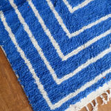 Klein blue and white Moroccan Berber rug