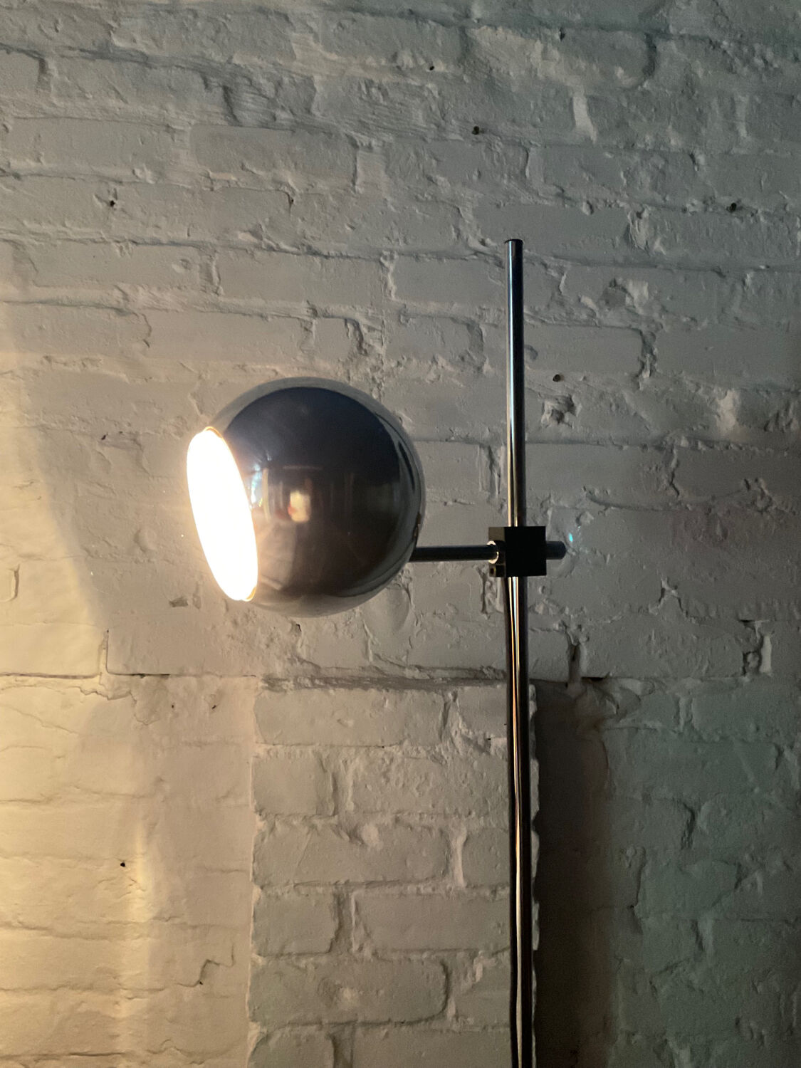 EyeBall floor lamp from the 70s in chromed metal