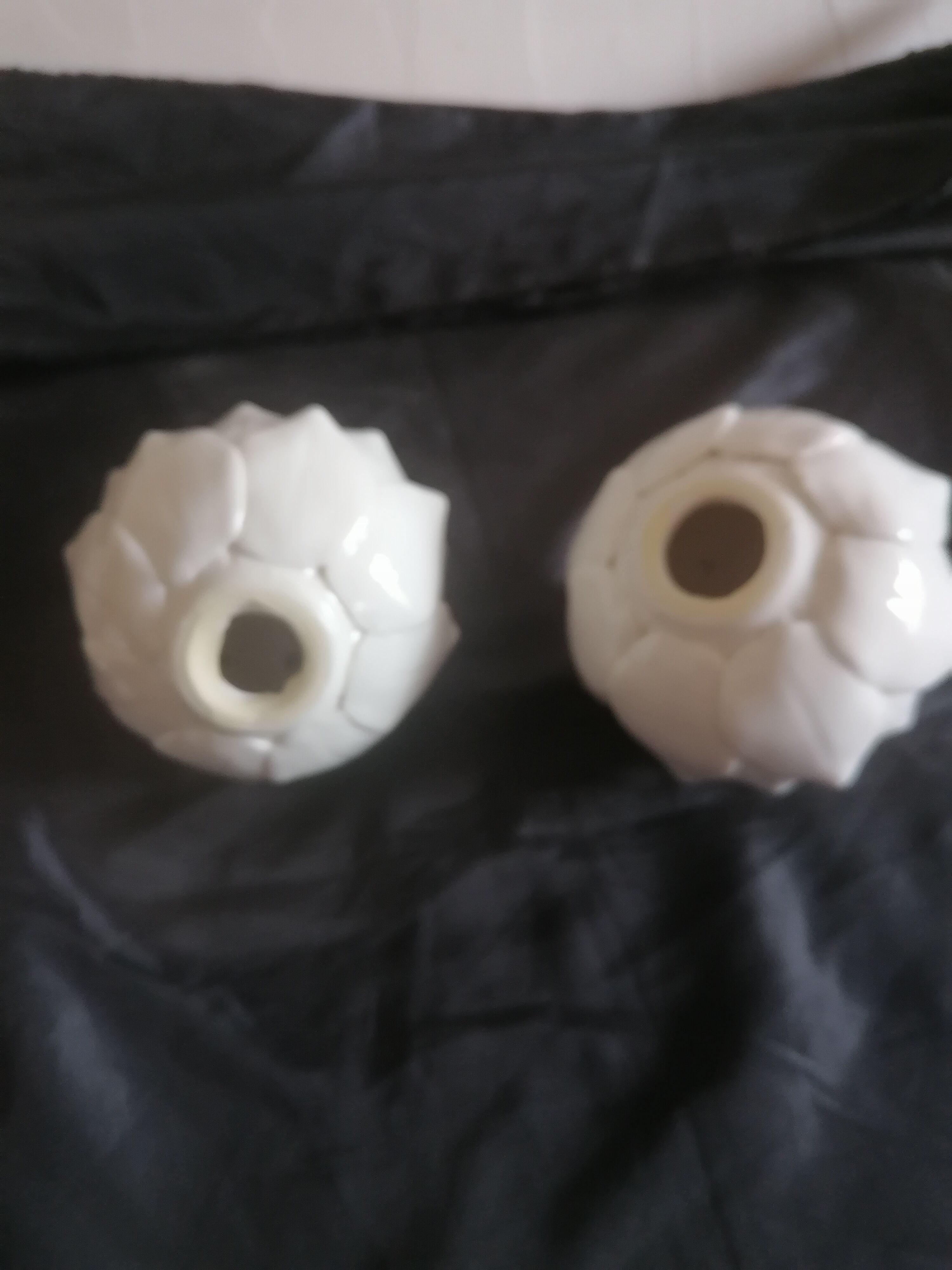 Pair of porcelain artichokes. Mid-twentieth century.