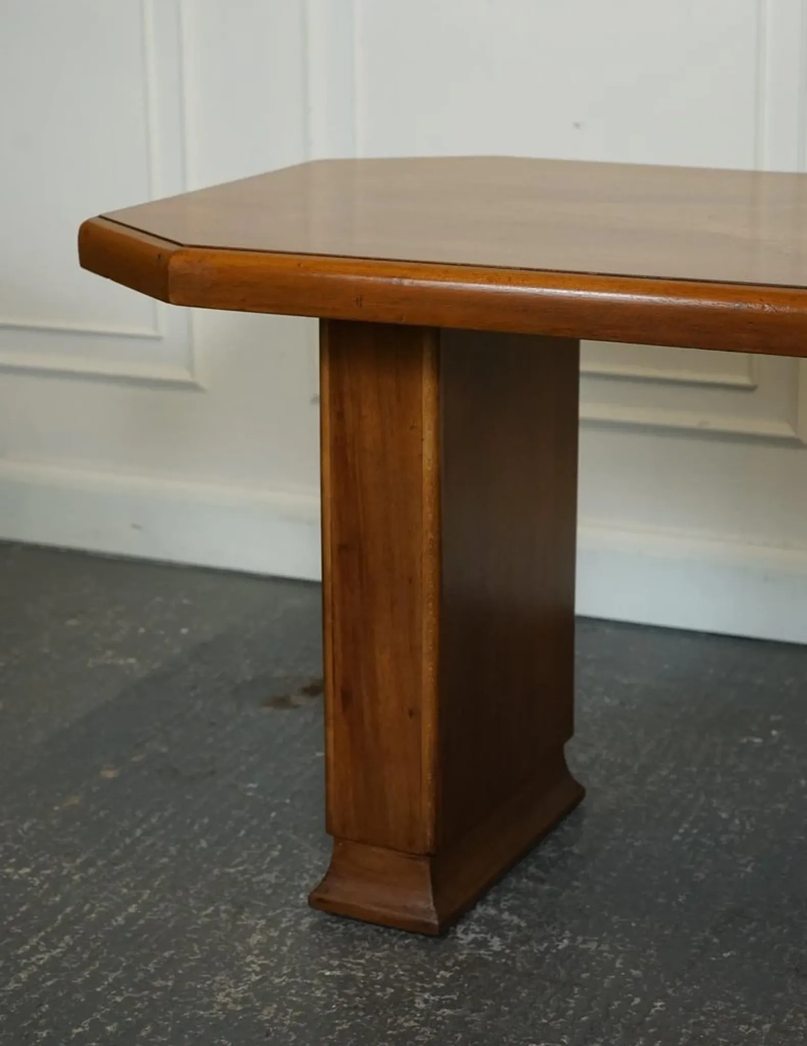 Vintage Art Deco Dining Table in Walnut