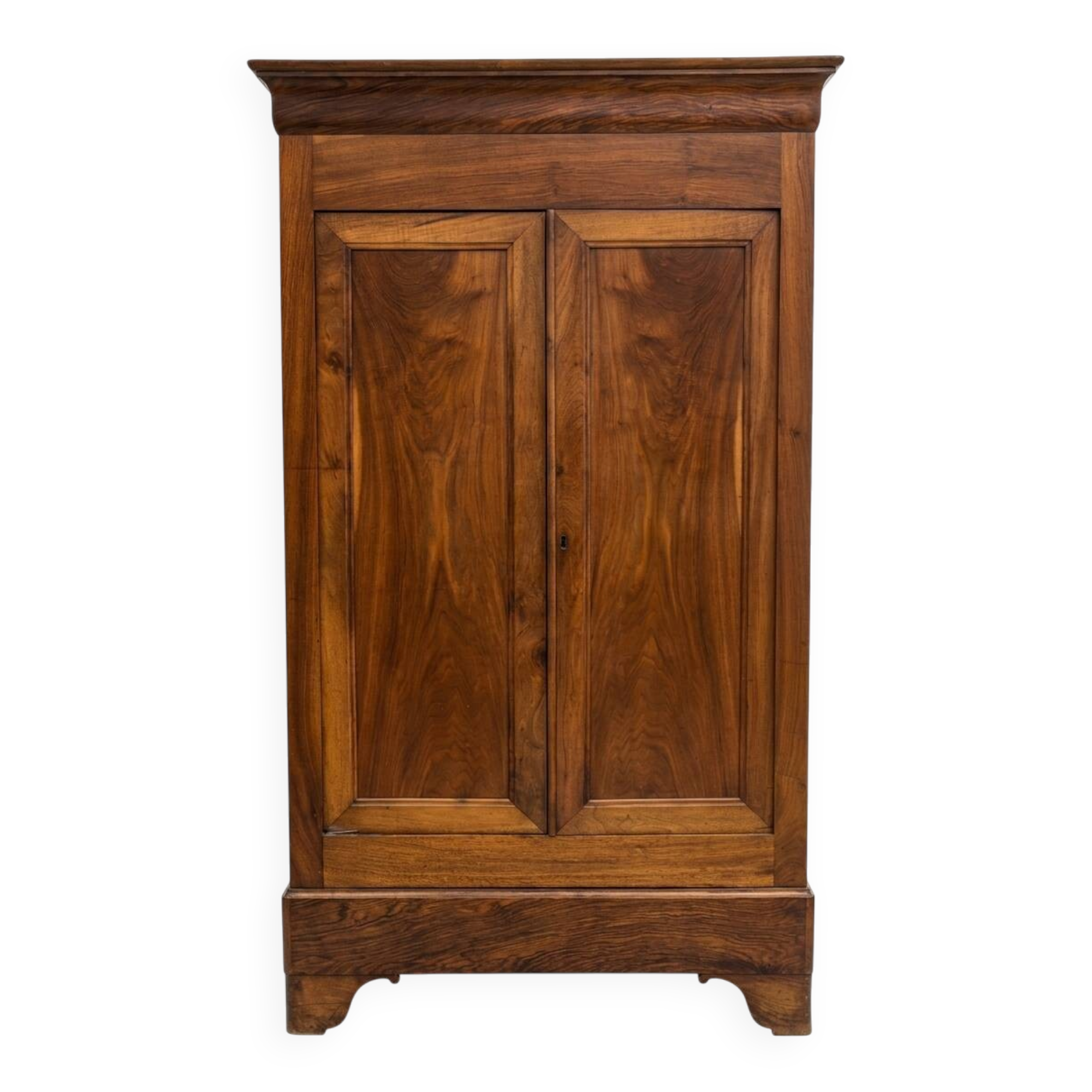 Armoire ancienne en noyer massif – Style authentique