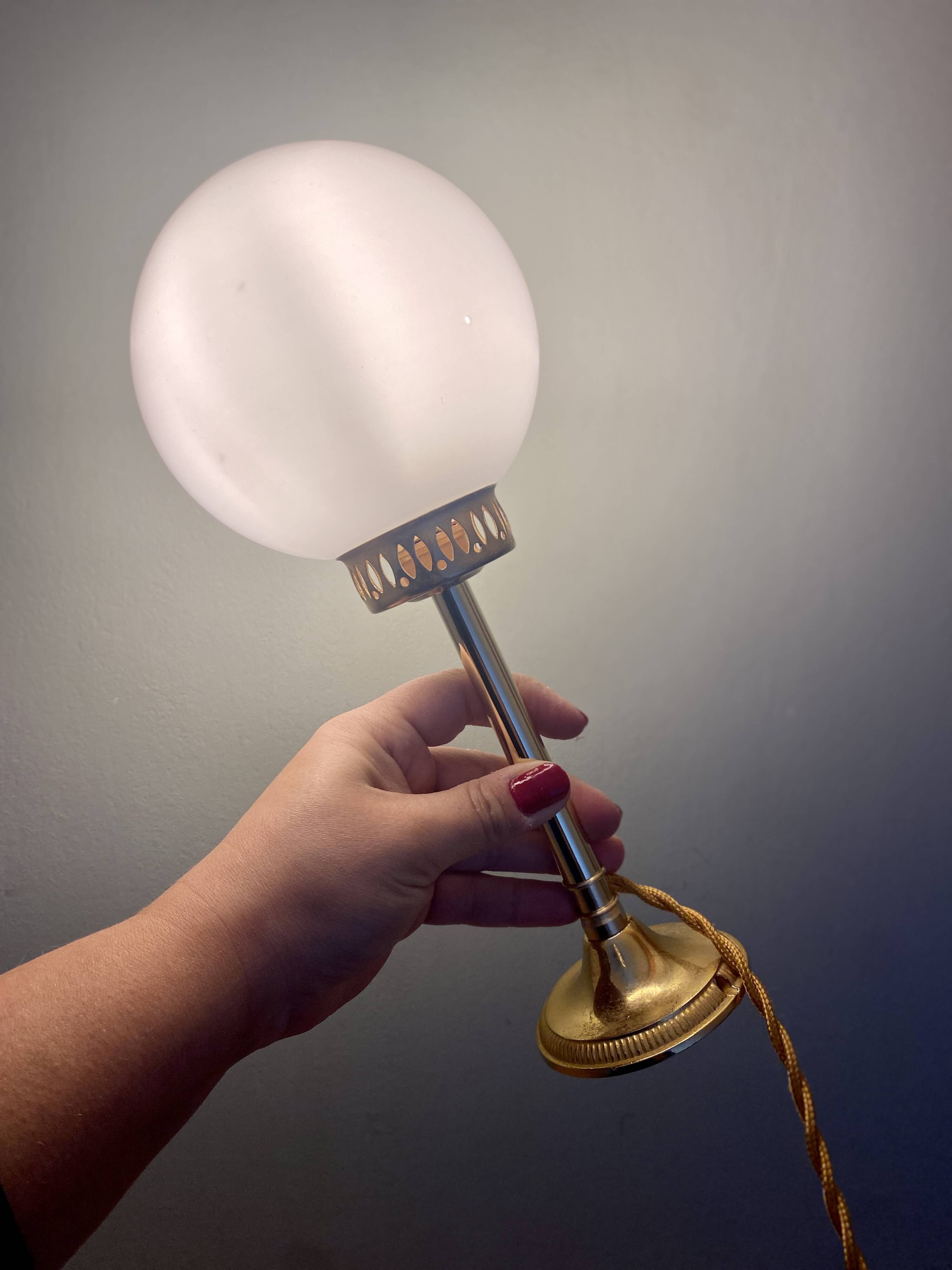 Vintage globe table lamp in white opaline