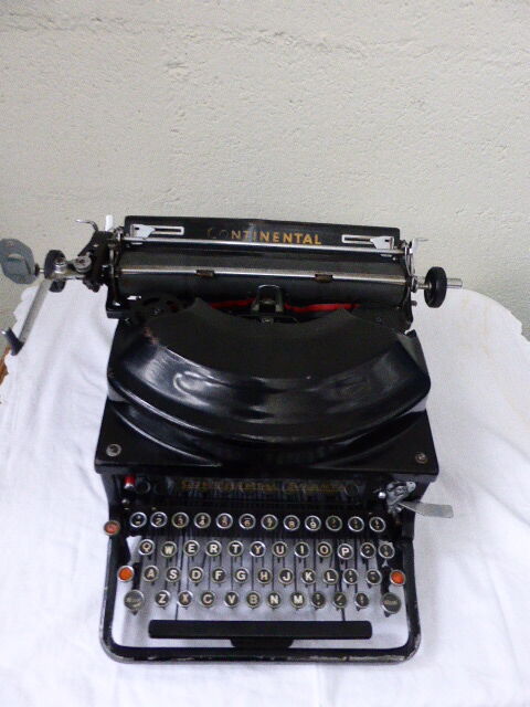 Typewriter, Typewriter Silenta Continental, made in Germany in 1937, Art Deco