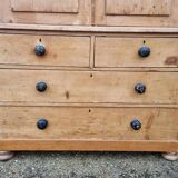 Victorian period linen cupboard