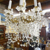 8-bulb tassel chandelier with garland