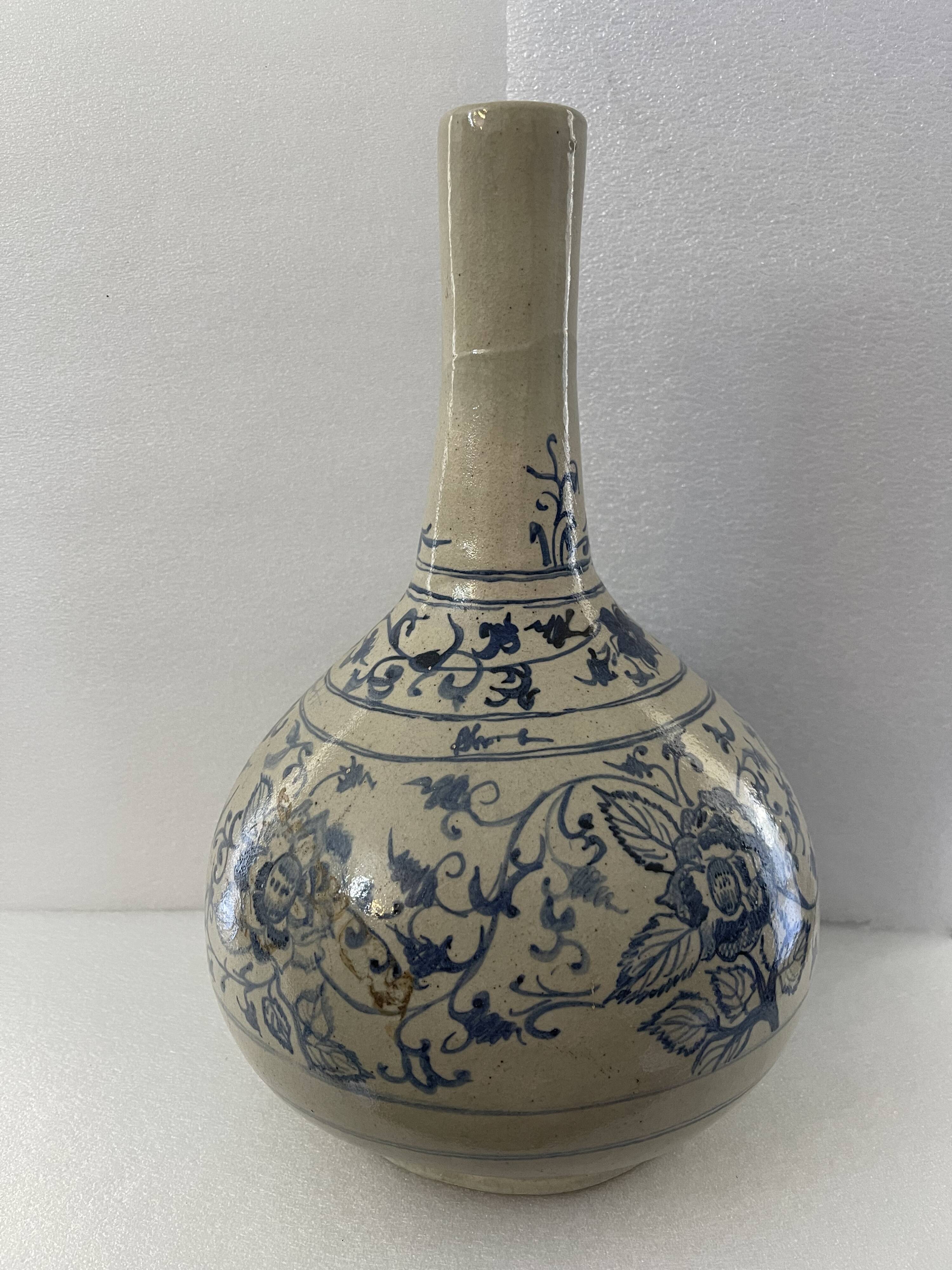 Vietnam large bottle blue bench H 35,5 cm