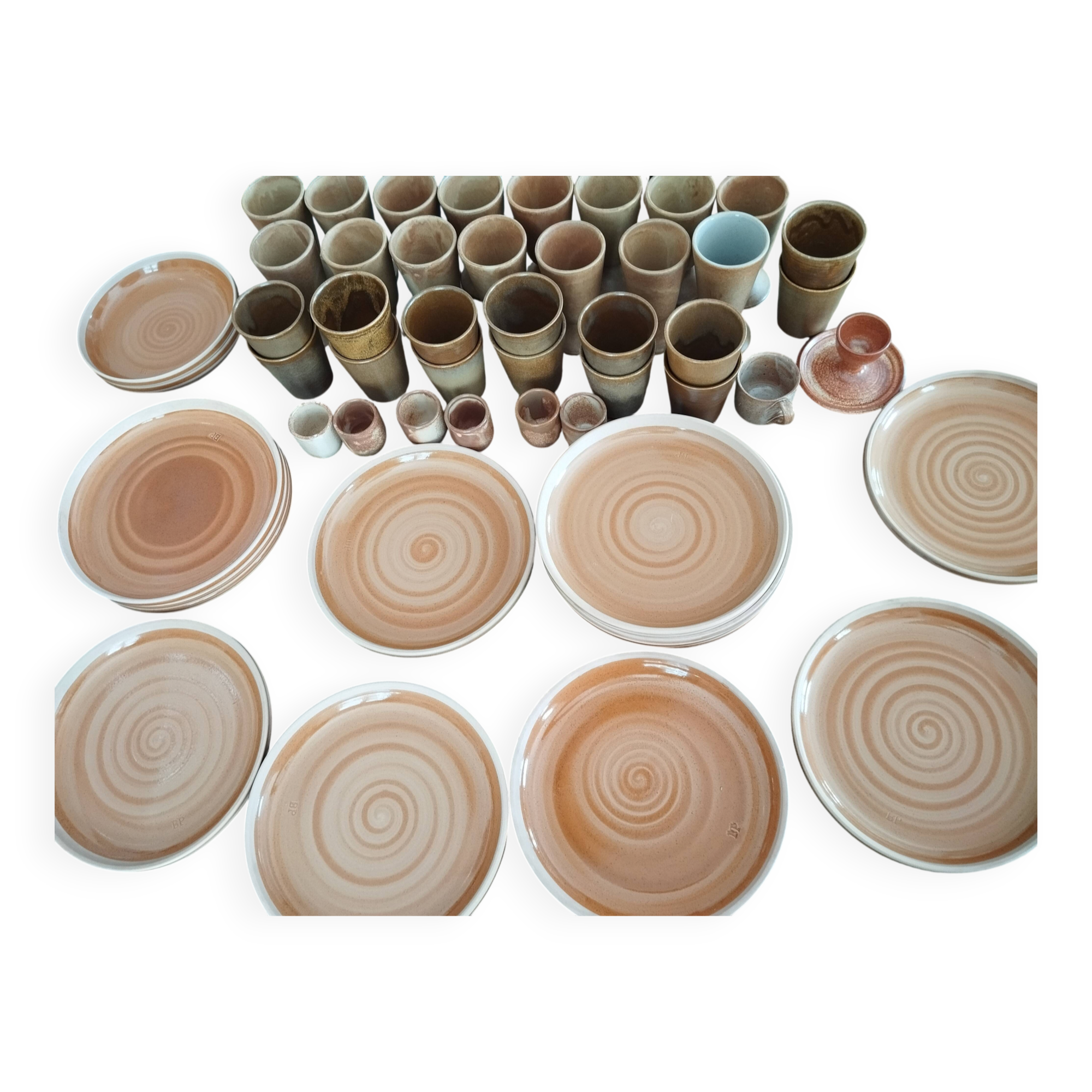 Set of stoneware dishes