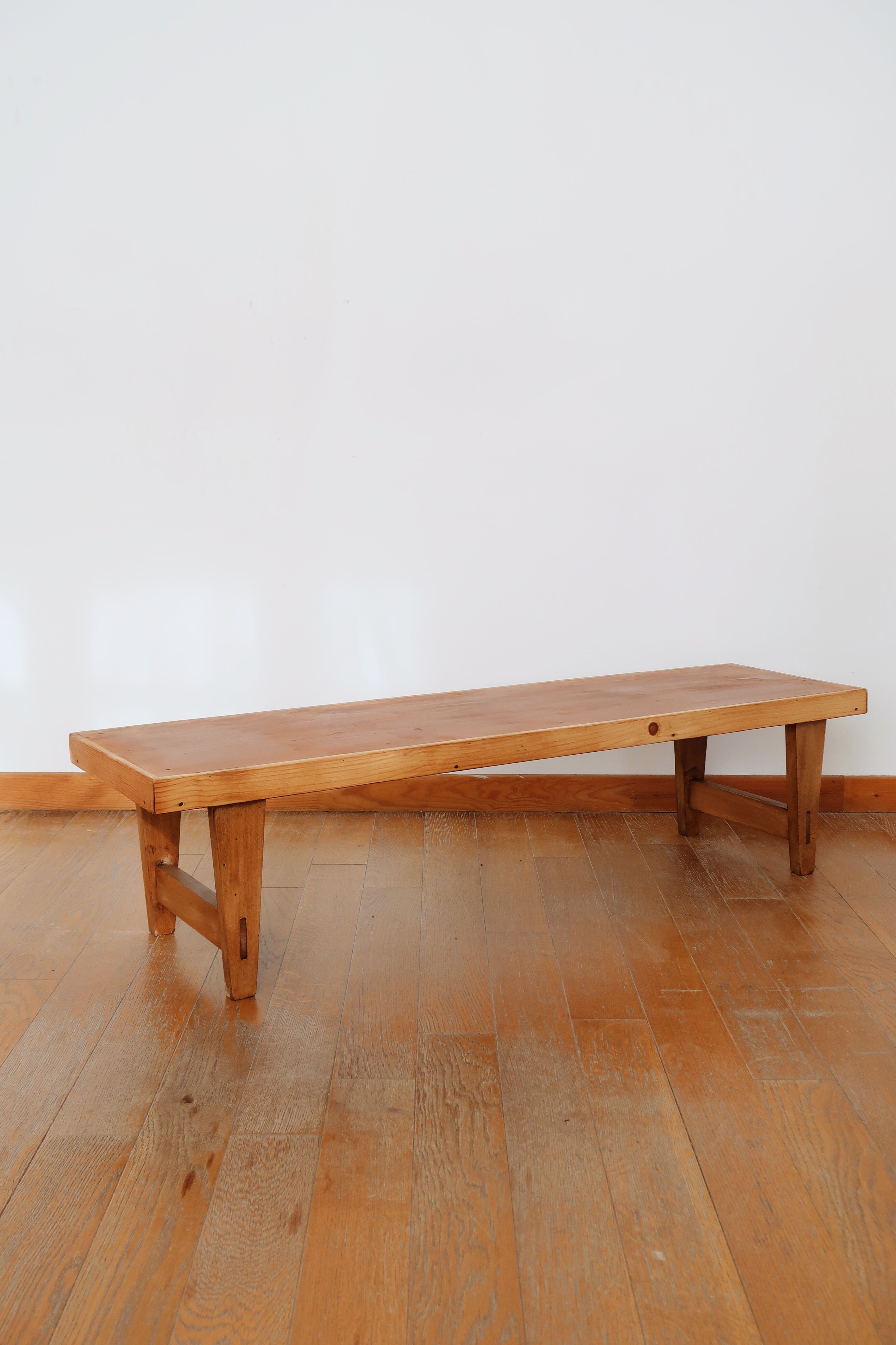 Scandinavian low bench