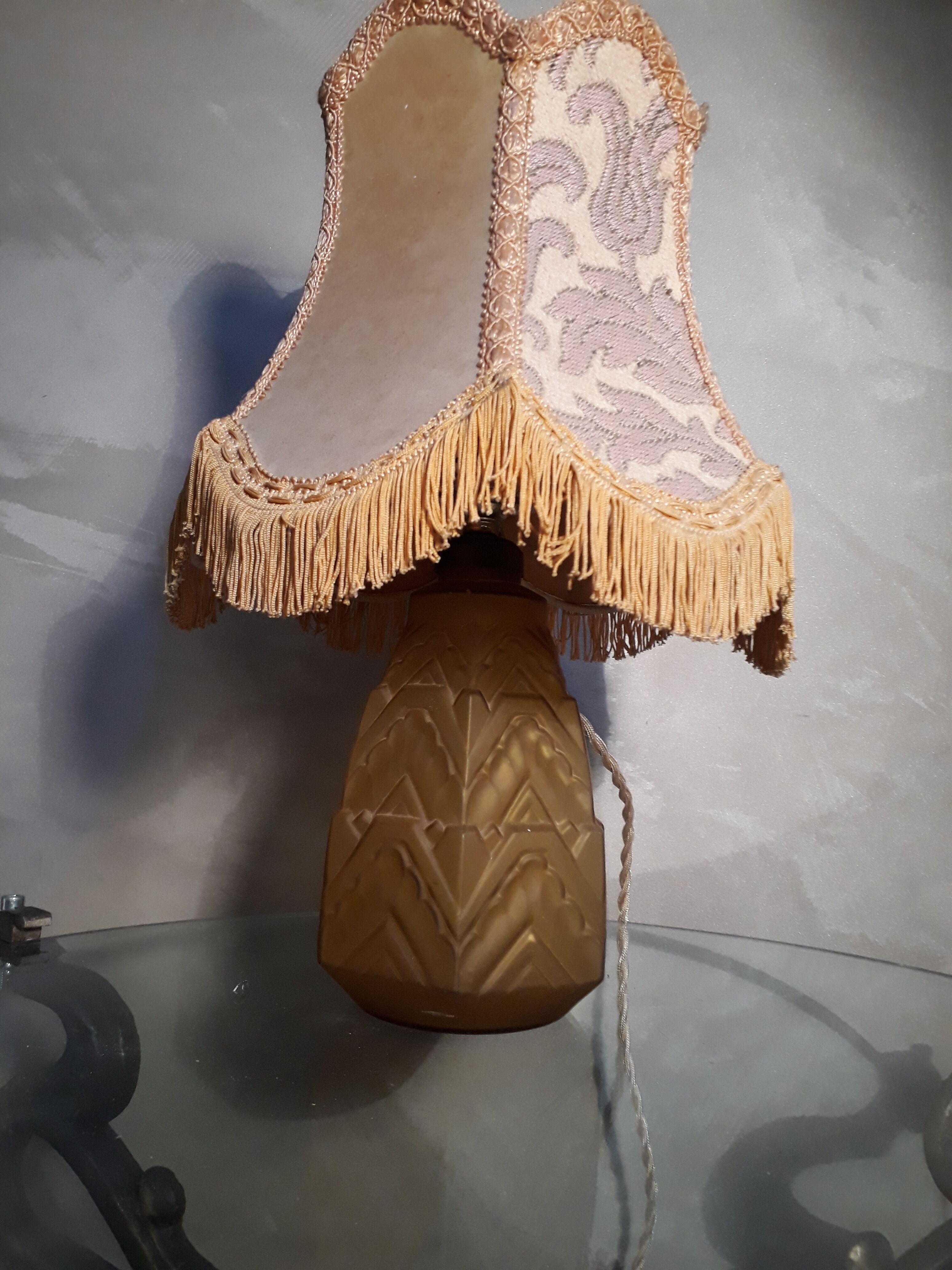 C.L.A art deco art in moulded opaque glass 1930 35x20cm