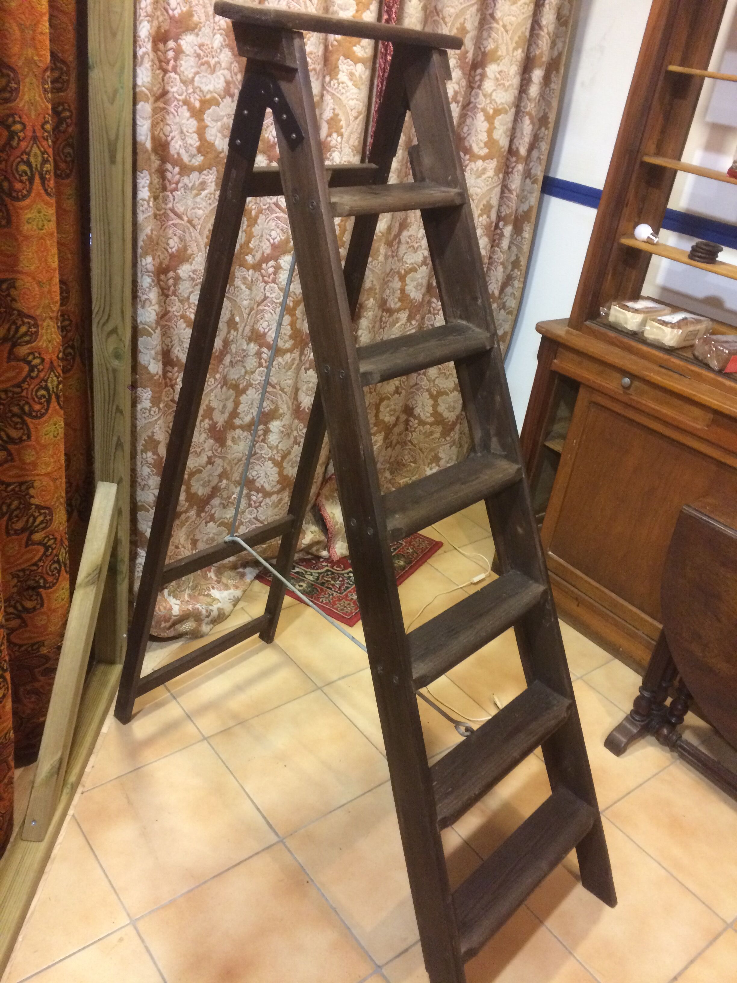 Pine stepladder