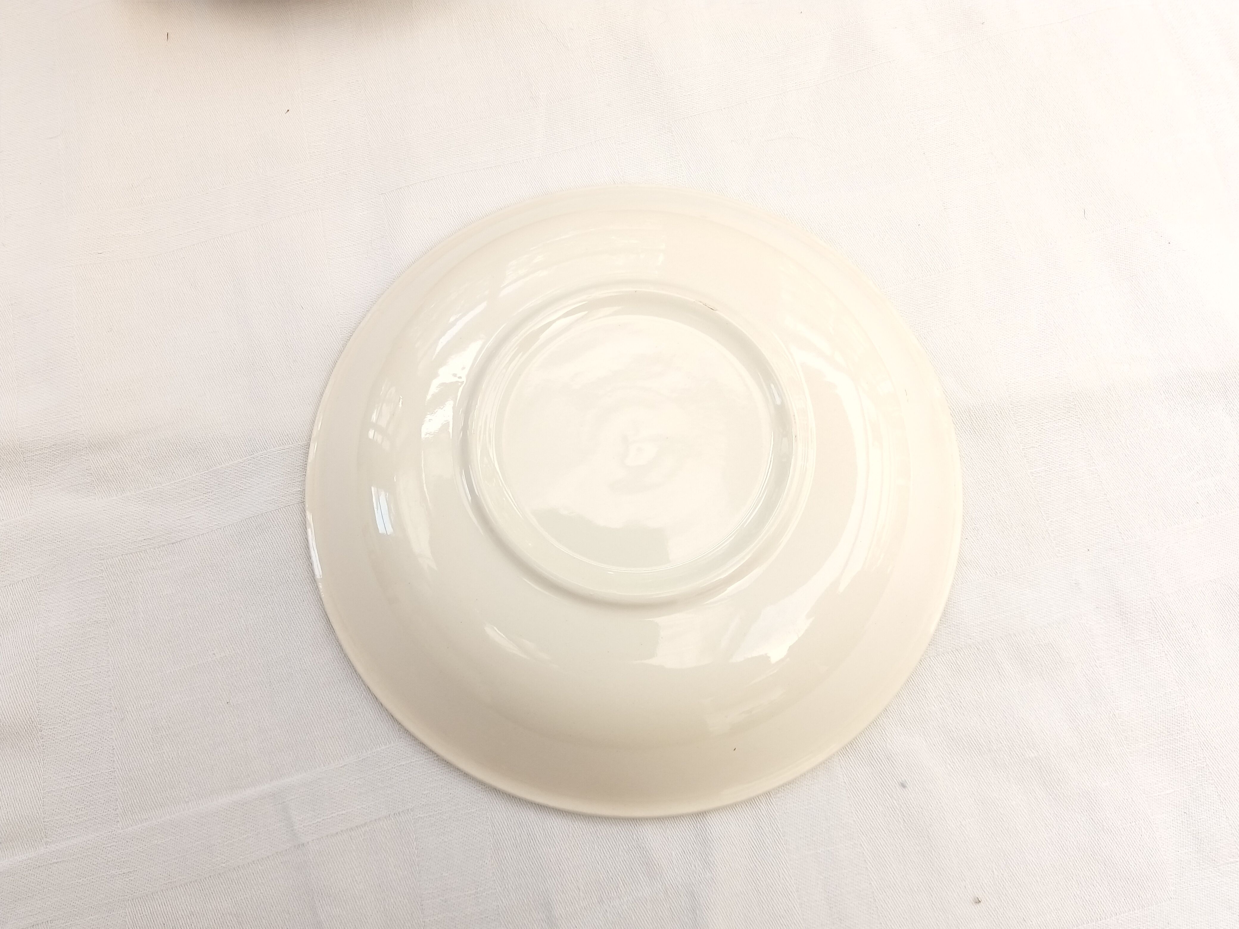 8 hollow plates old caps