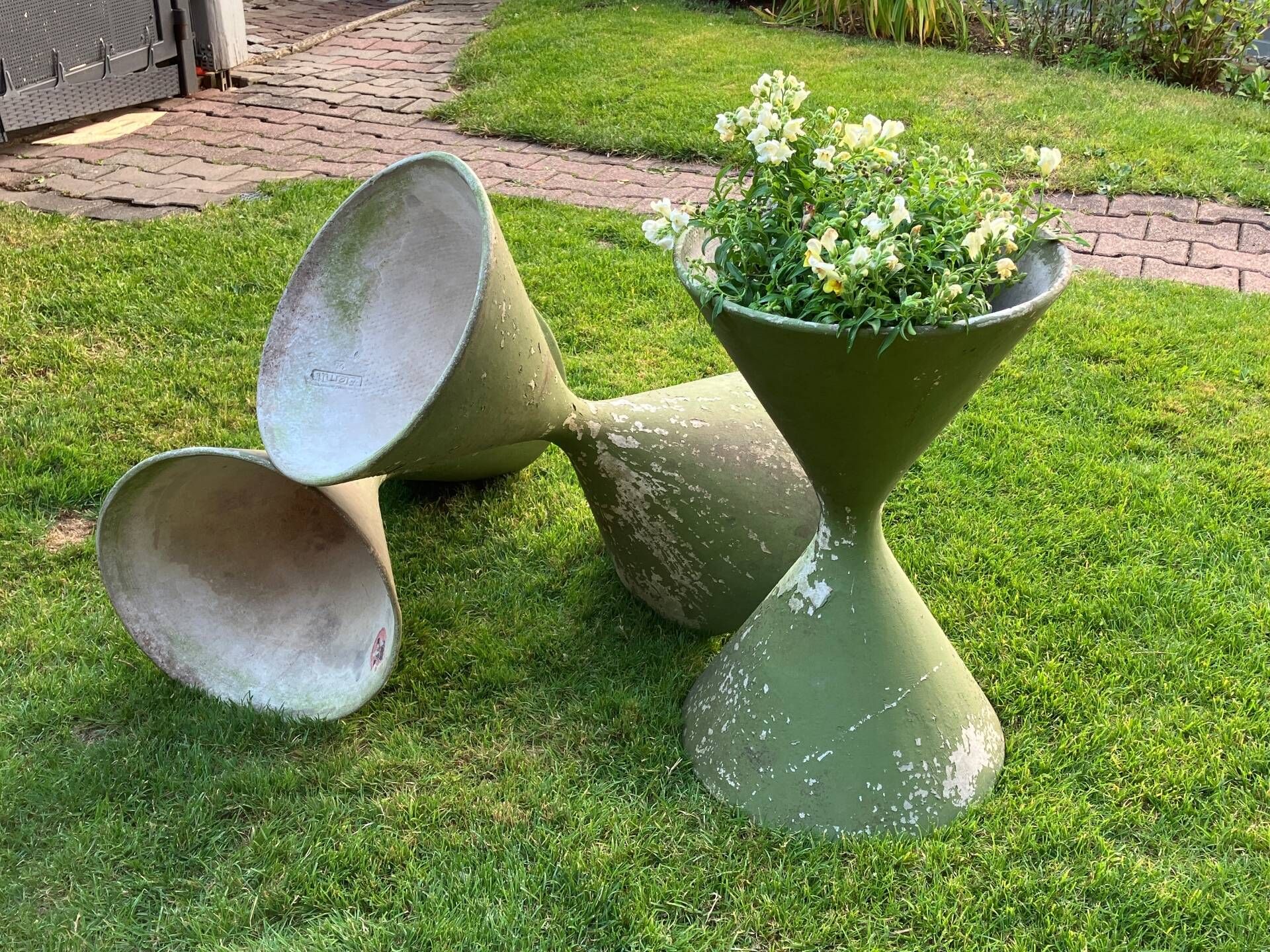 3 Diabolo Pflanzkübel von Willy Guhl für Eternit