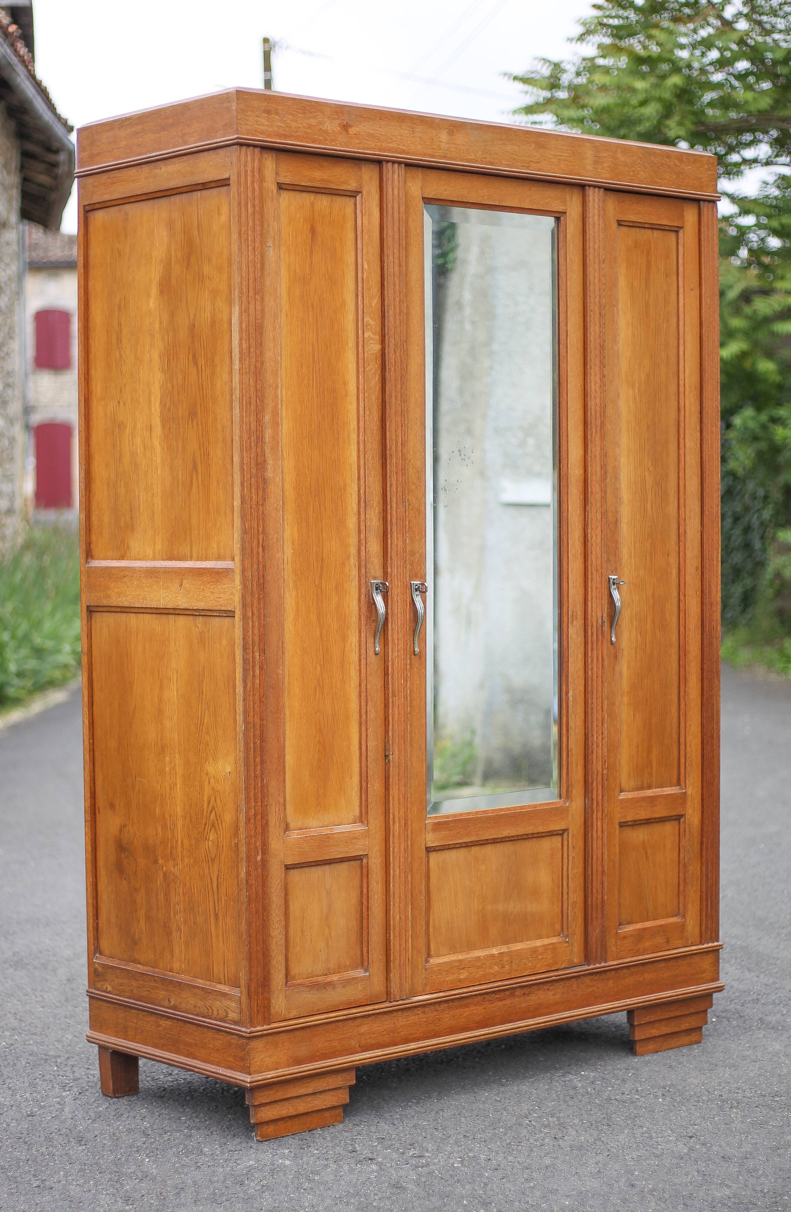 Art Deco wooden cabinet