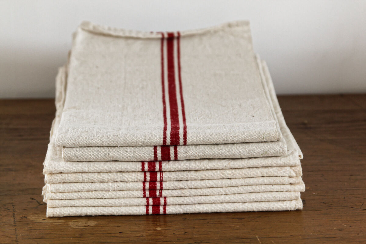 Set of 8 tea towels, linen beds
