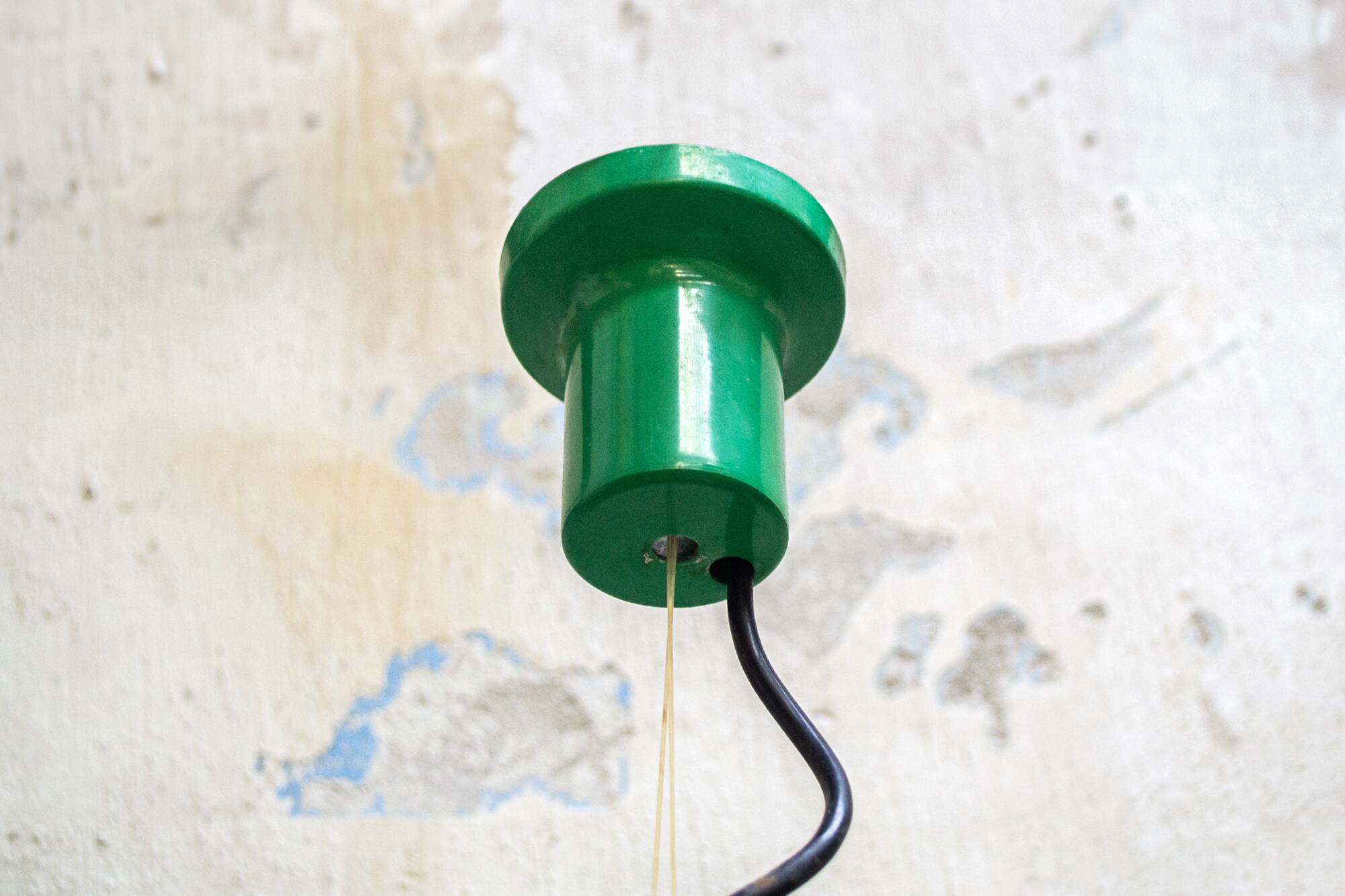 Lampadario industriale in metallo e plexiglass, anni '70