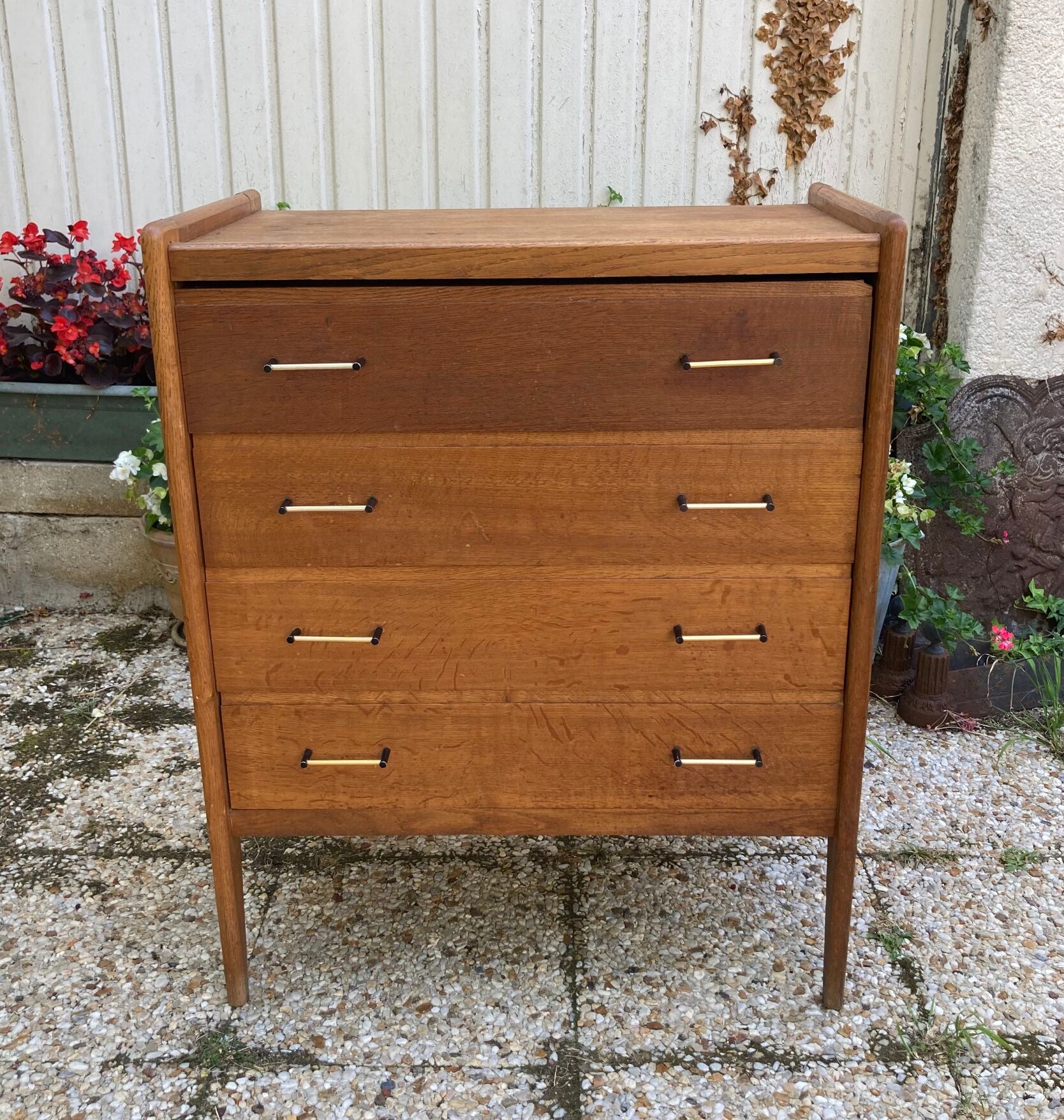 Vintage dresser compass feet