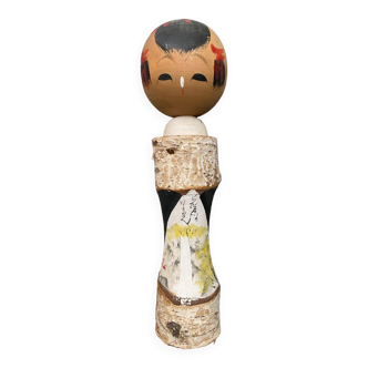 Poupée Kokeshi japonaise forme de quille bois décor polychrome début XXe