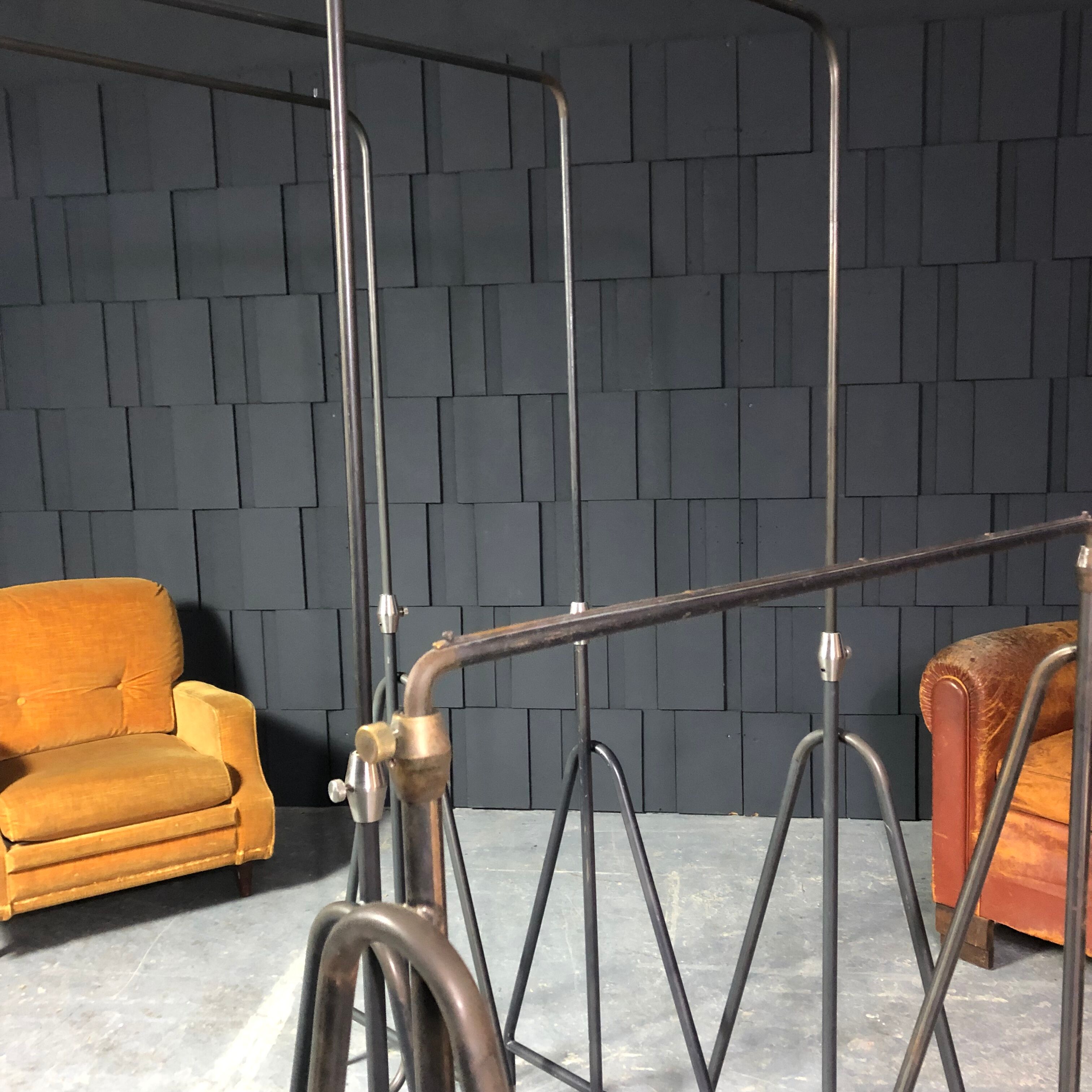 Set of 4 racks with metal clothing
