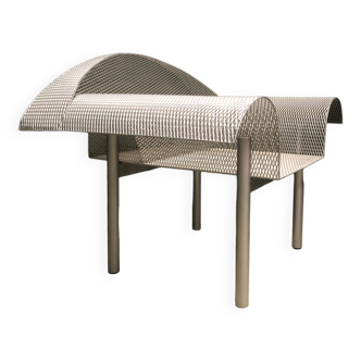 Post modern metal mesh lounge chair