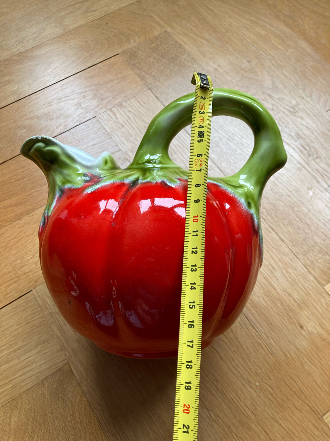 Italian tomato slurry pitcher