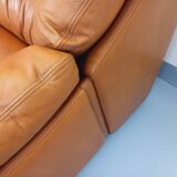 Vintage cognac camel leather canapé from the 1970s.