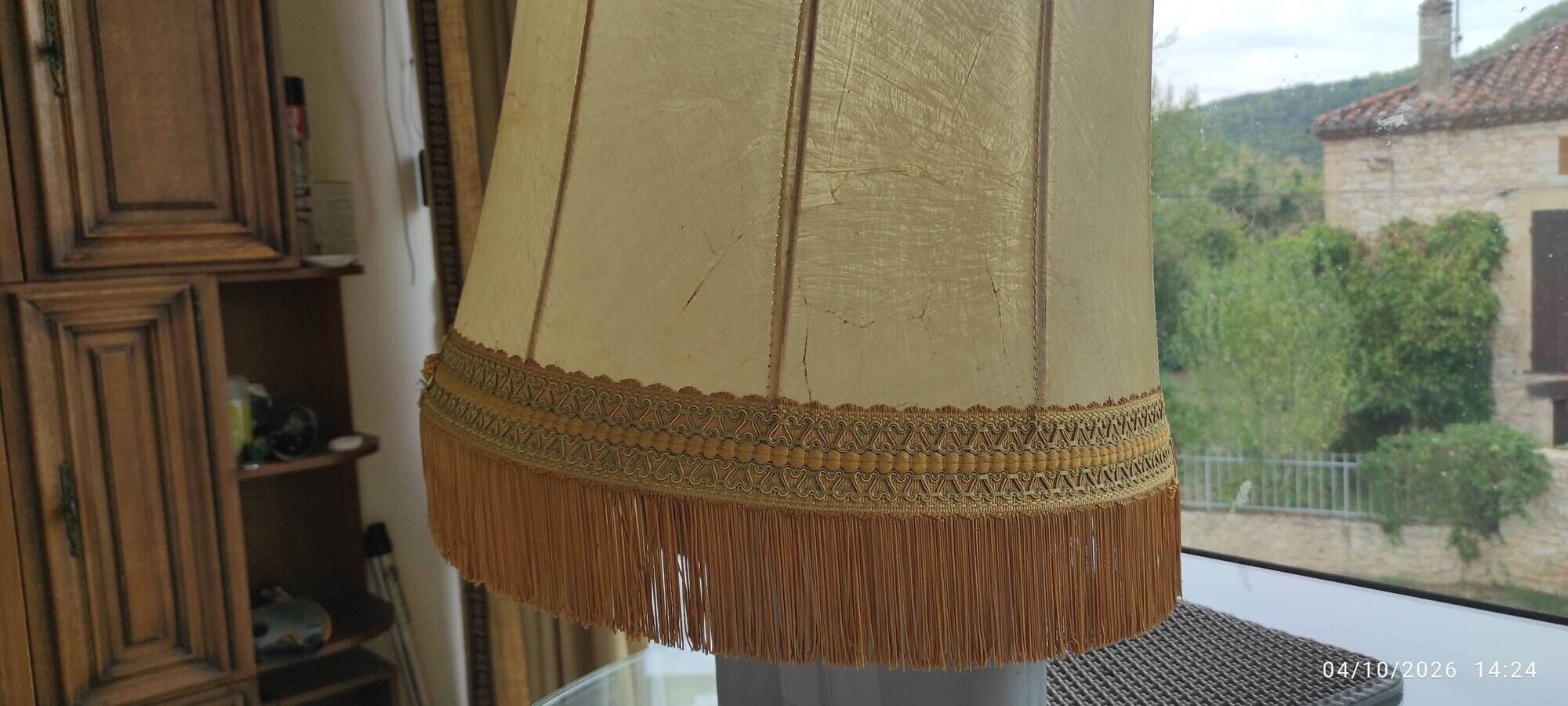 Magnifique tulipe de lampe en cuir – pièce unique