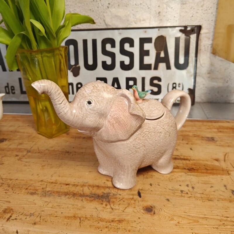 Théière éléphant vintage