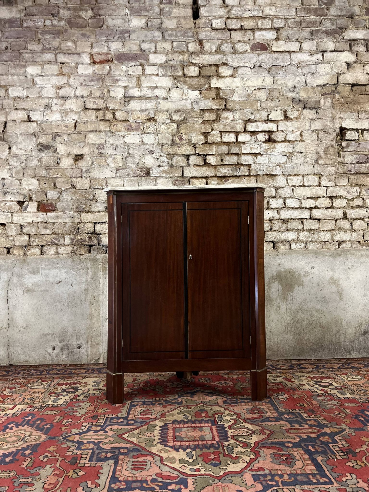 Mahogany neck style transition nineteenth century