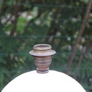Lampe vintage en céramique rose poudré et abat-jour corail