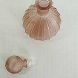 Flacon en verre rose